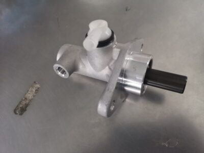 BRAKE MASTER CYLINDER 41650-5L000 - Hyundai Mighty truck parts
