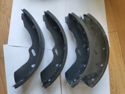 BRAKE SHOE SET 4PCS 58305-45A12 - Hyundai Mighty truck parts
