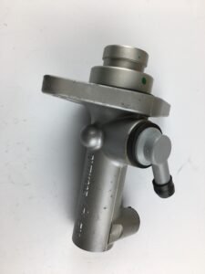 CLUTCH MASTER CYLINDER 41650-5H000 - Hyundai Mighty truck parts