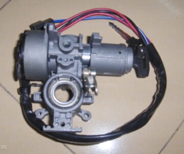 IGNITION SWITCH 93110-5AA00 - Hyundai Mighty truck parts