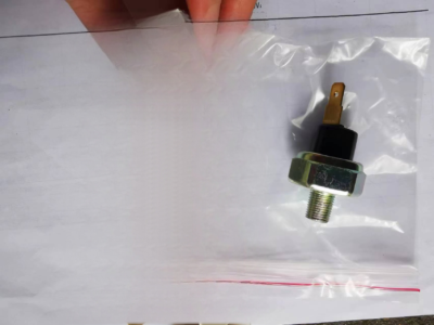 OIL SENSOR 94610-73011 - Hyundai Mighty truck parts