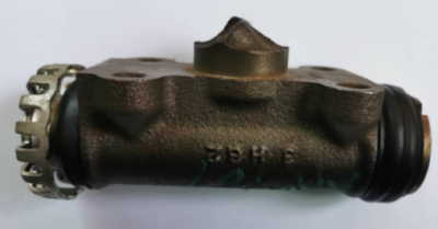 REAR WHEEL CYLINDER 58320-5K501 - Hyundai Mighty truck parts